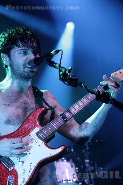 BIFFY CLYRO - 2013-03-06 - PARIS - Le Bataclan - Simon Alexander Neil